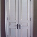 Palazzo_Caietta_double_doors.jpg